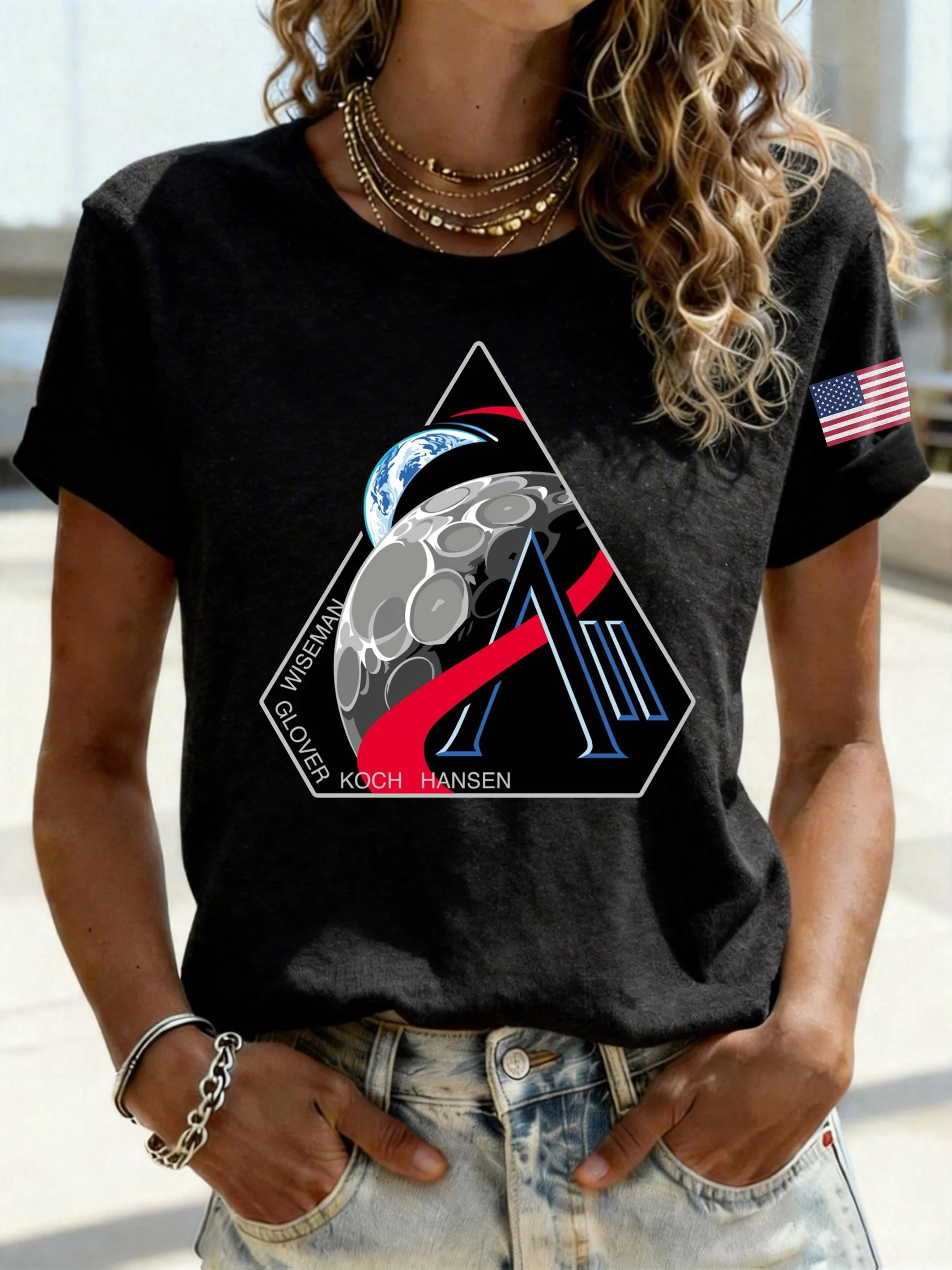 Retro Artemis II 2026 Rocket Launch Print T-Shirt