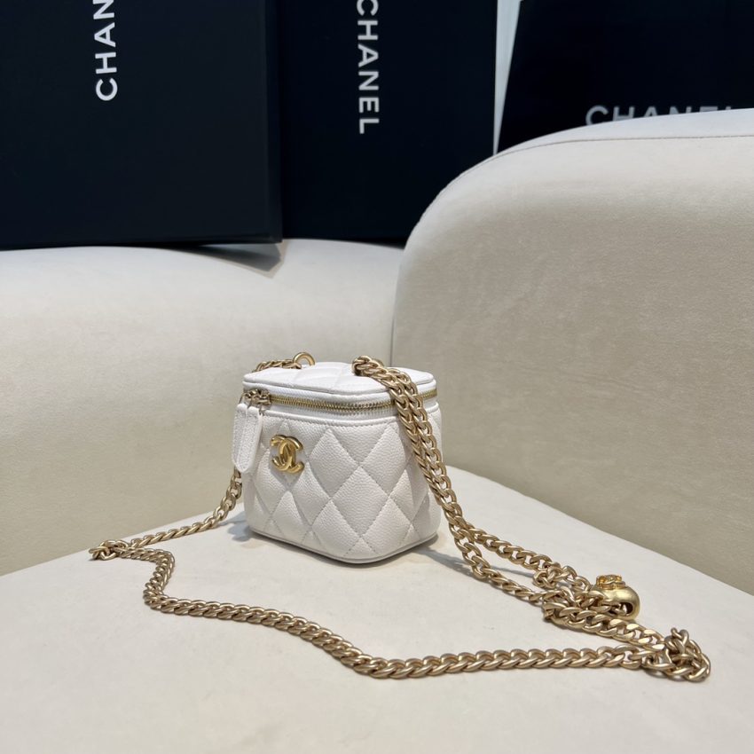 CHANEL 23P Heart Lipstick Bag White