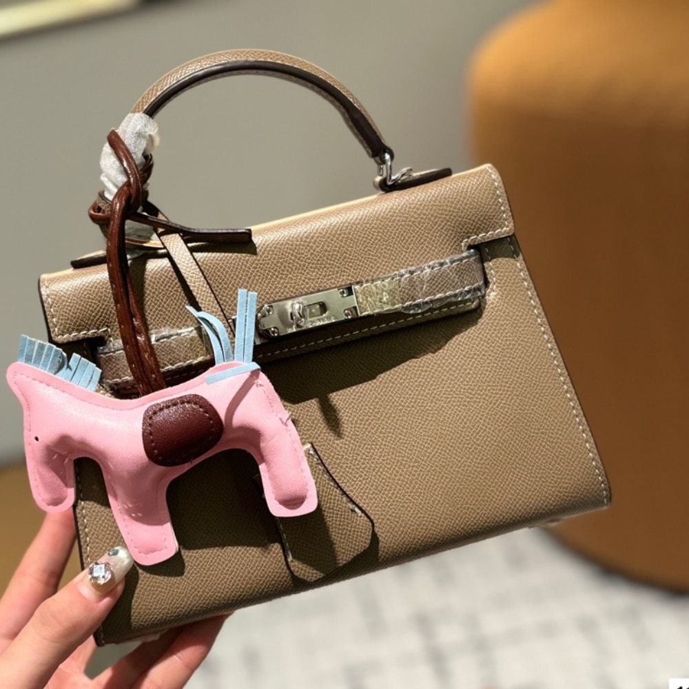 Hermès Mini Kelly Epsom Silver Buckle Etoupe 20Cm