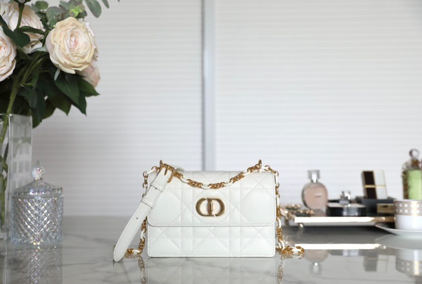 Replica Dior Miss Caro White