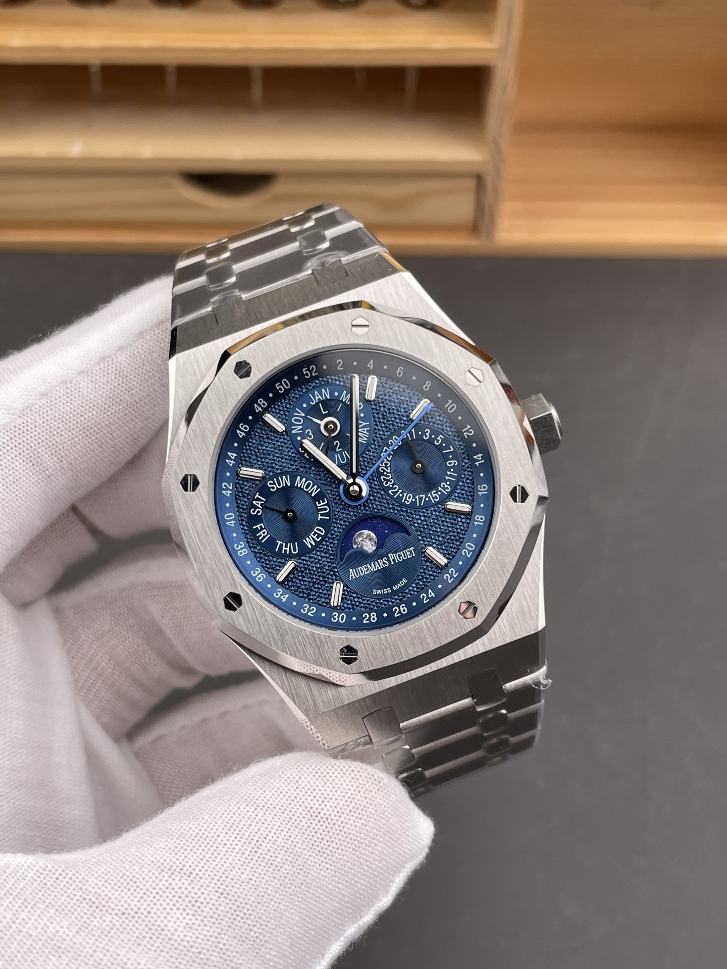 Royal Oak 26574 Blue Dial