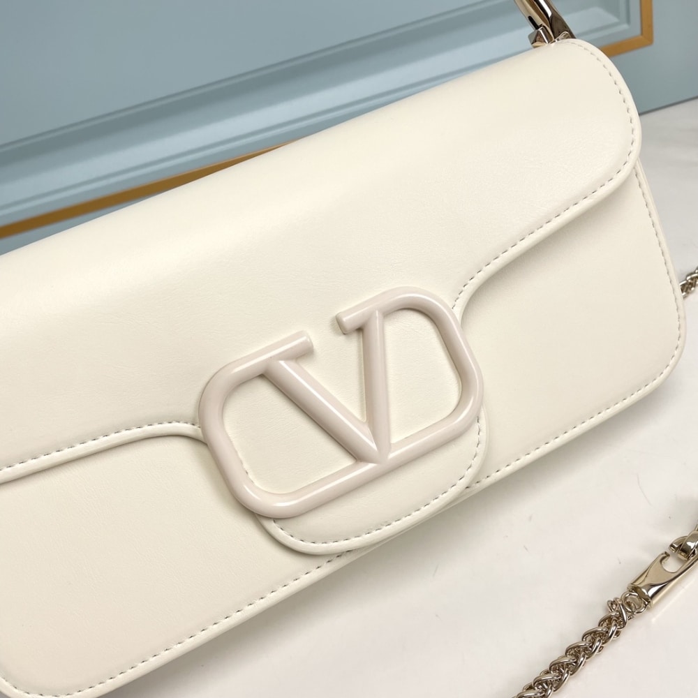 Valentino Garavani Locò Shoulder Bag In Ivory 27cm