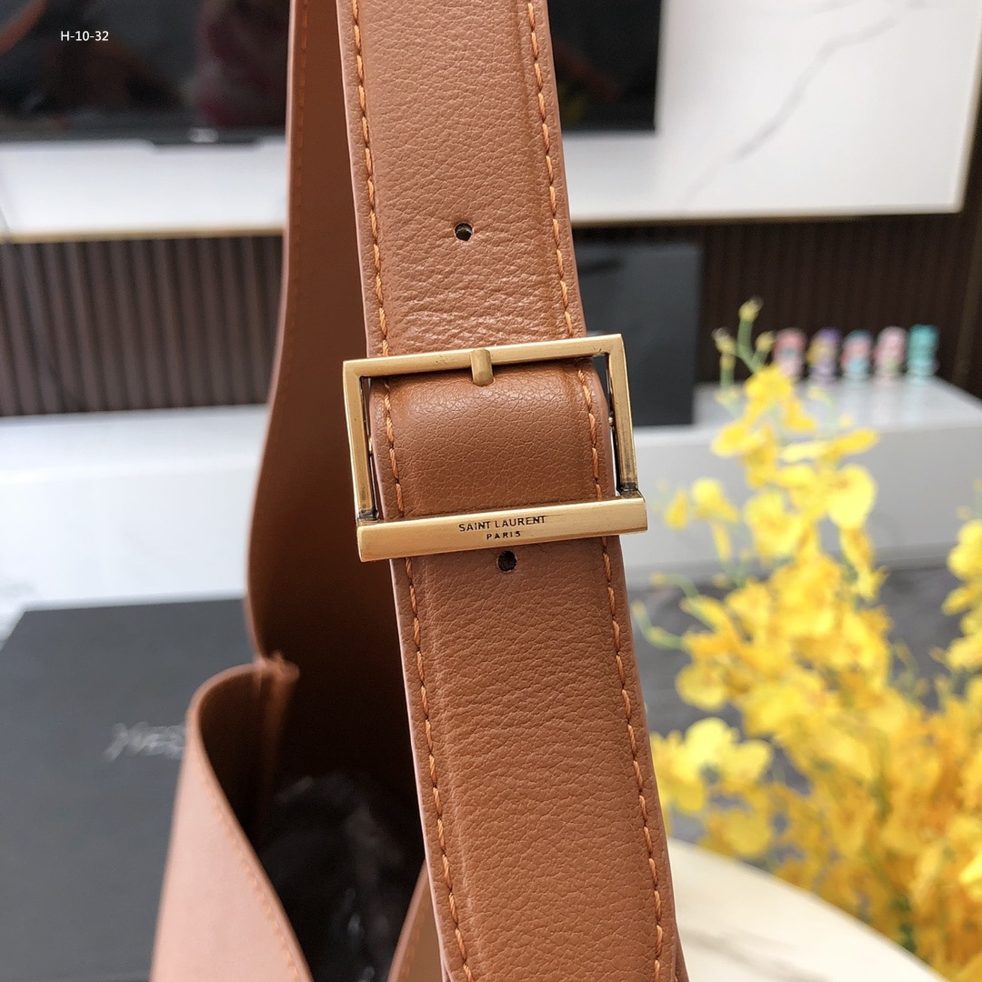 Saint Laurent Le 5 À 7 Supple Large In Grained Leather Brown 31Cm 713938Aaauq2536