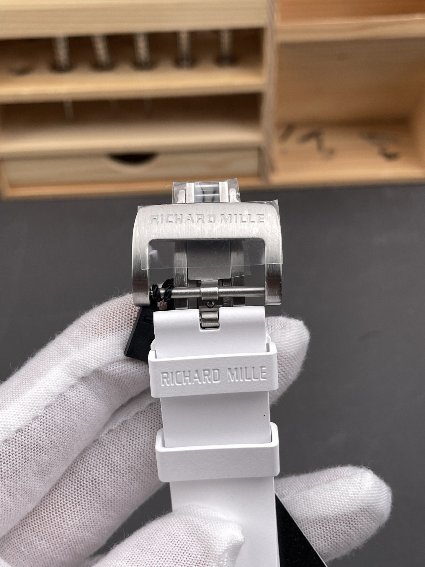 RM35-03 Carbon Fiber White
