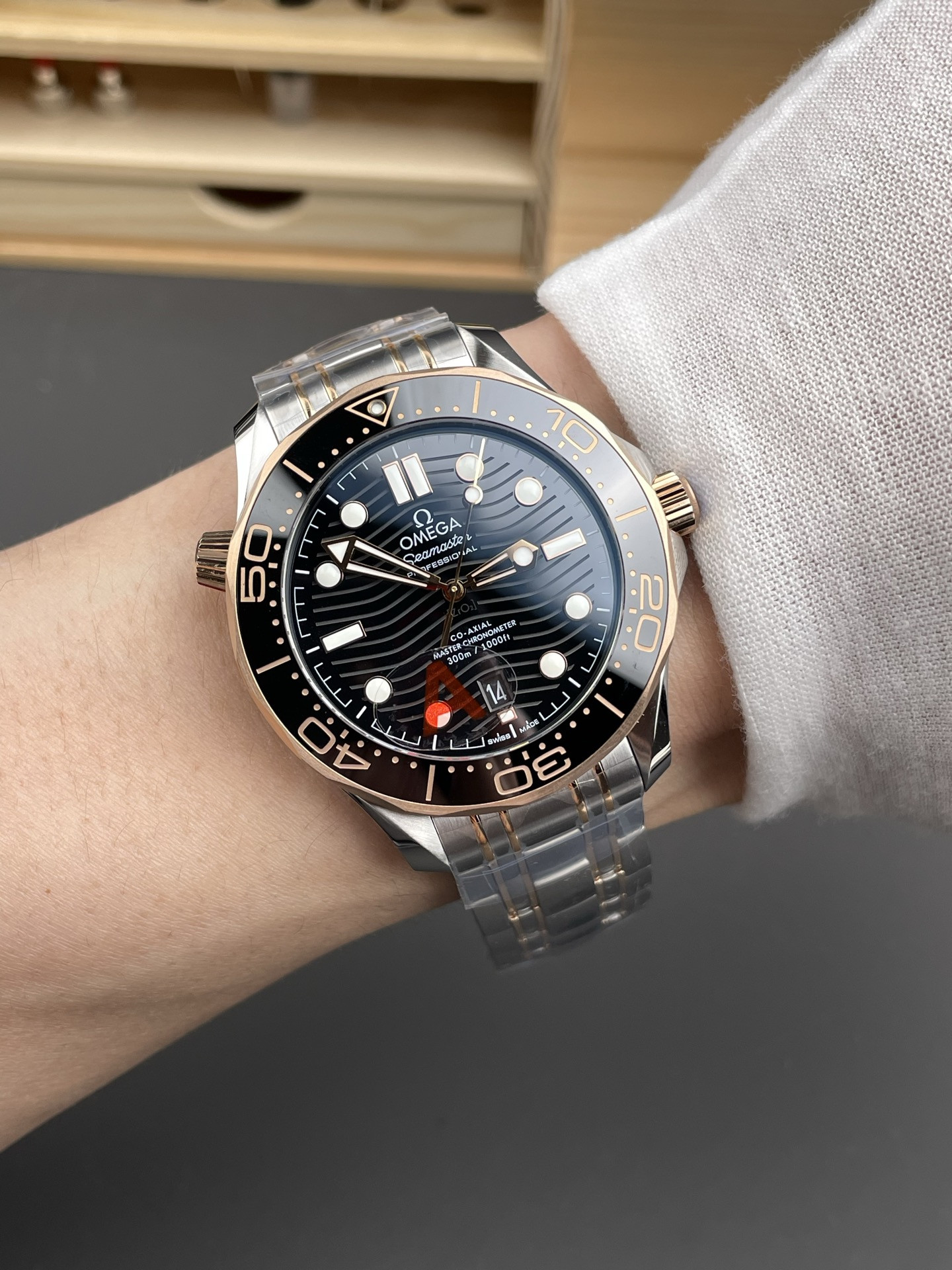Seamaster 300 Two-Tone Rose Gold Black V4 Version