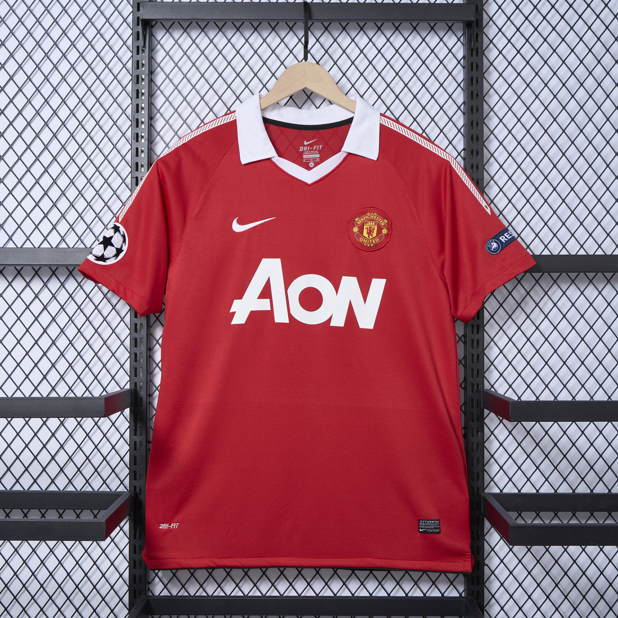 Retro Manchester United 10-11 Home Stadium Jersey