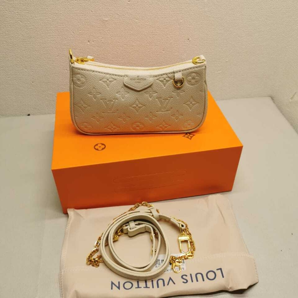 Louis Vuitton Easy Pouch On Strap Cream 19Cm M81066