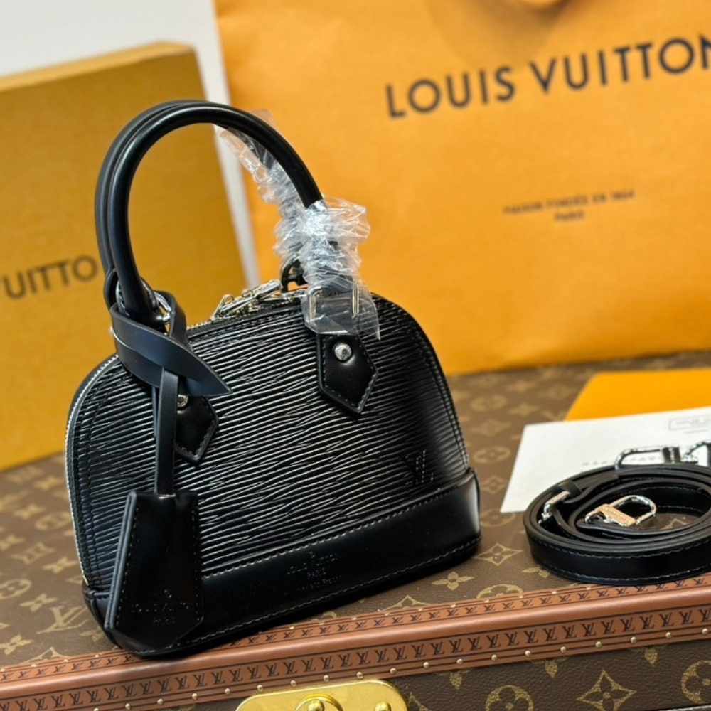 Louis Vuitton Nano Alma Bag Black 18Cm M81945