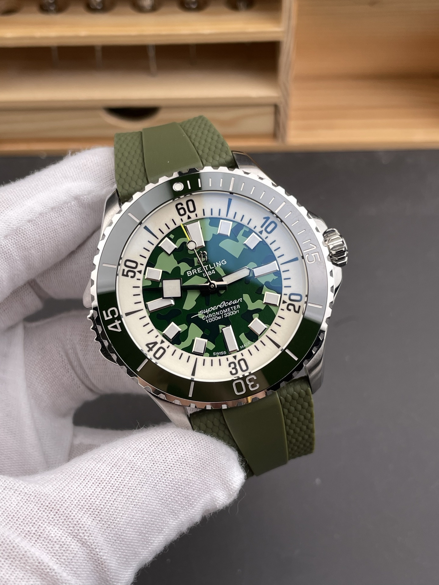 B01F Superocean Green Color Dial