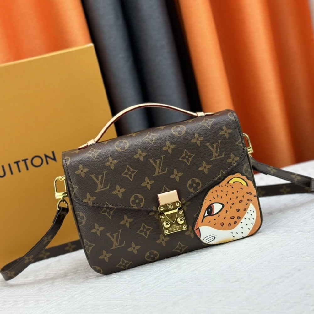 Louis Vuitton Pochette Métis Monogram Coated Canvas 25Cm M47203
