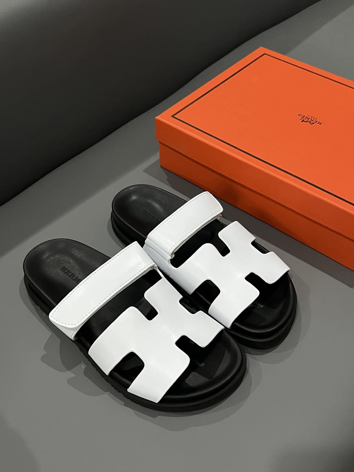 Hermes Chypre Sandal Blanc Calfskin White H222100Z 90345