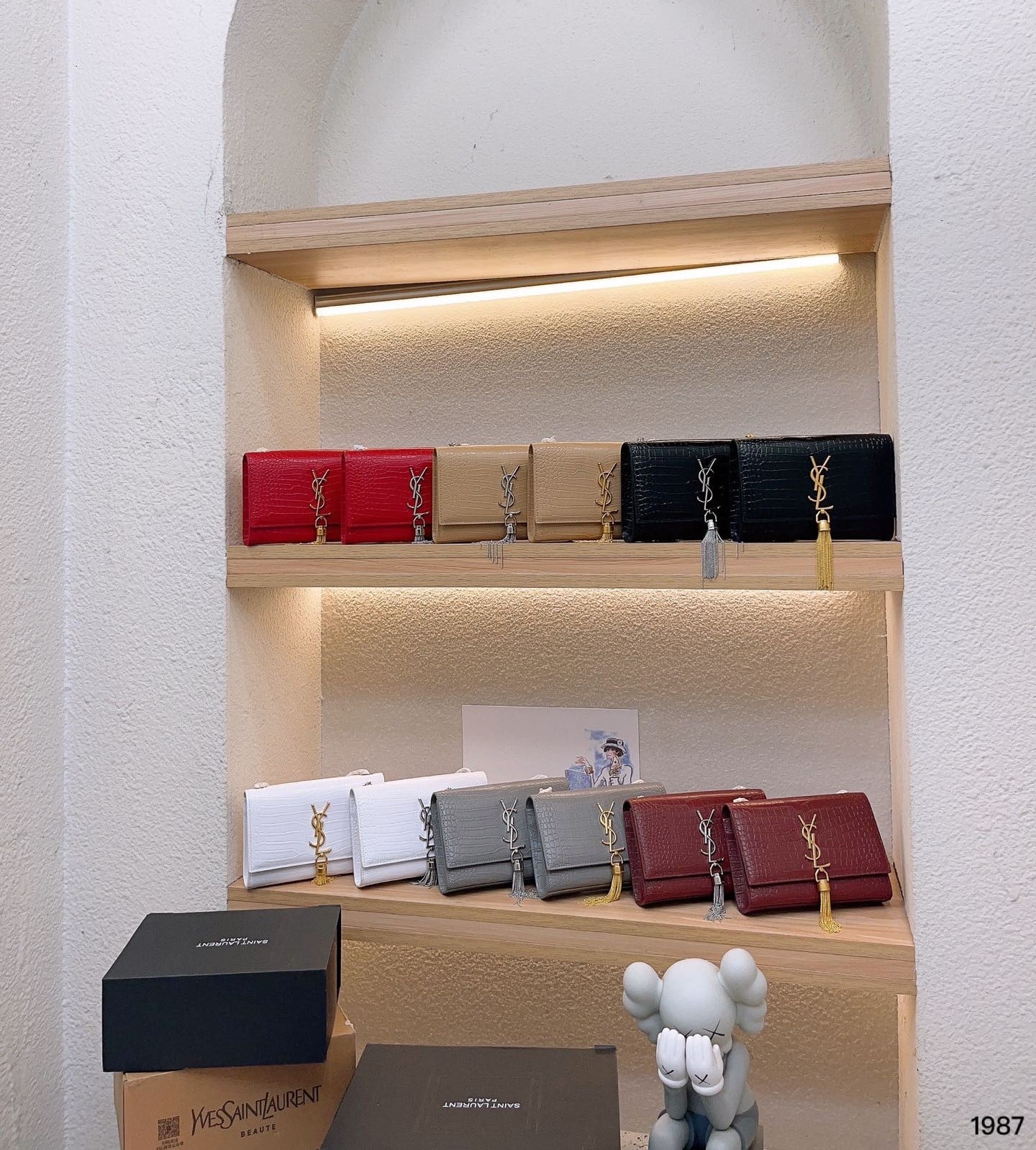 Saint Laurent Kate Monogram Shoulder Bag Crocodile Gray 20Cm