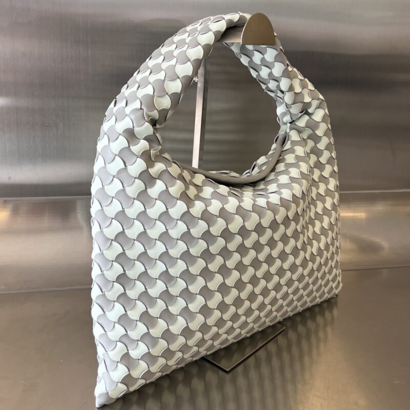 Replica Bottega Veneta Hop Wave