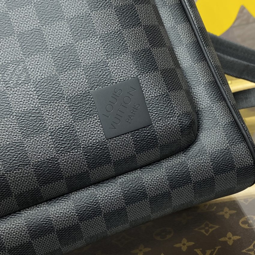 Replica Louis Vuitton Avenue Backpack Grid