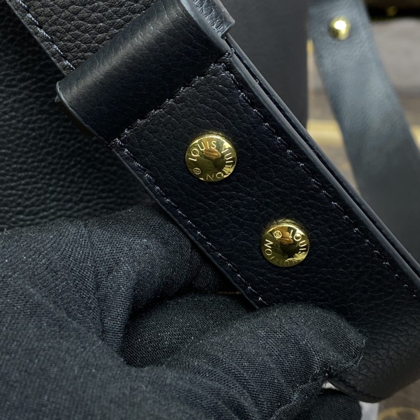 Replica Louis Vuitton Lock And Walk Black