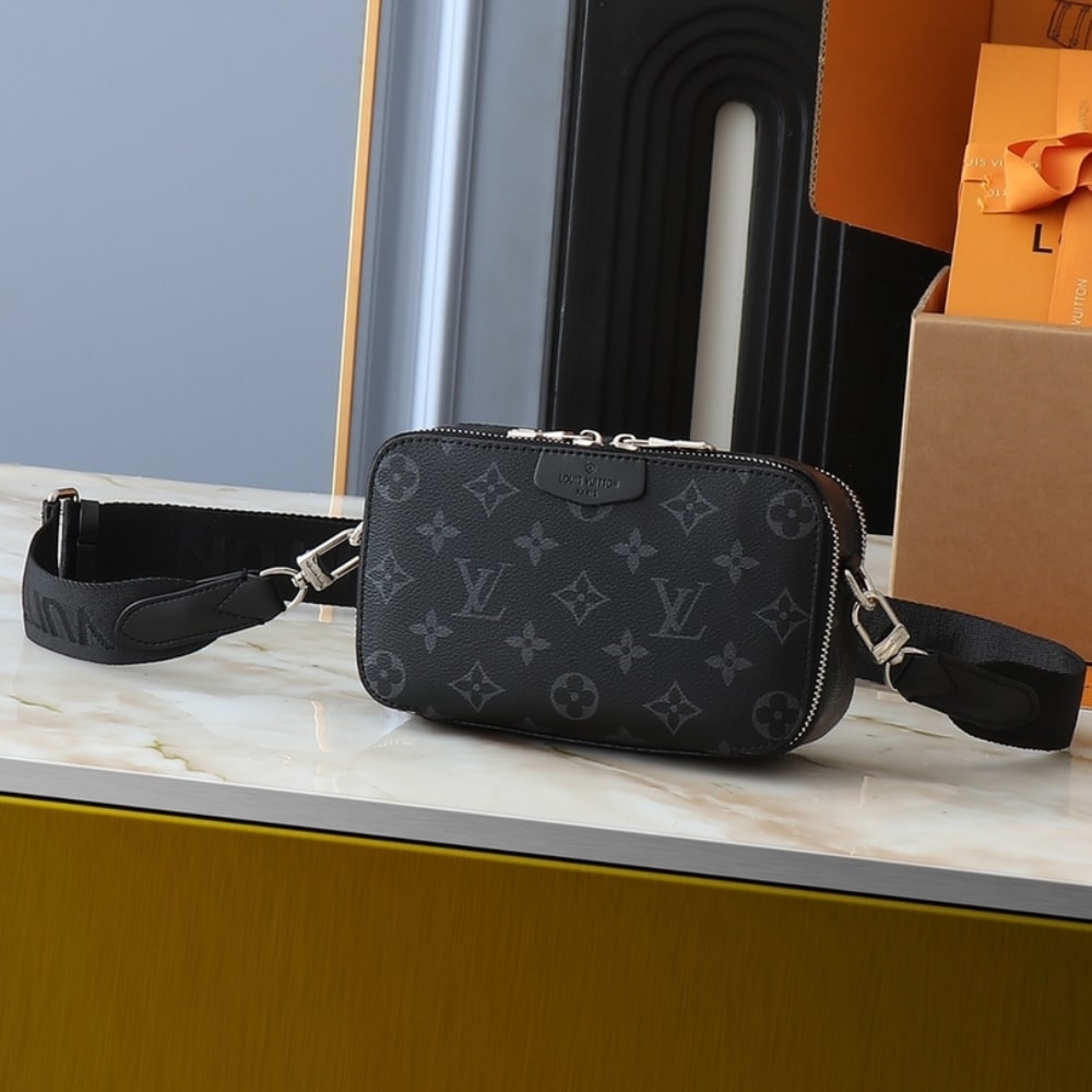 Louis Vuitton LV Alpha Wearable Black 18Cm