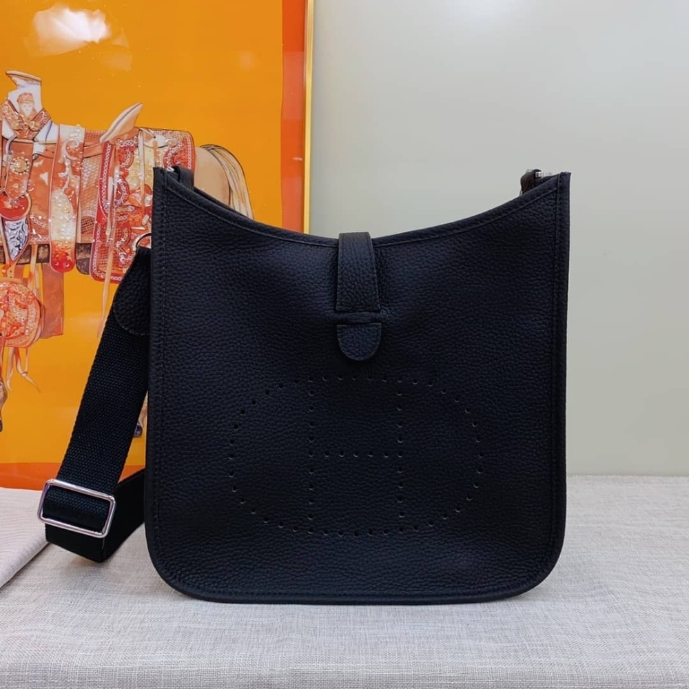 Hermes Clemence Evelyne Pm 25Cm Black Noir