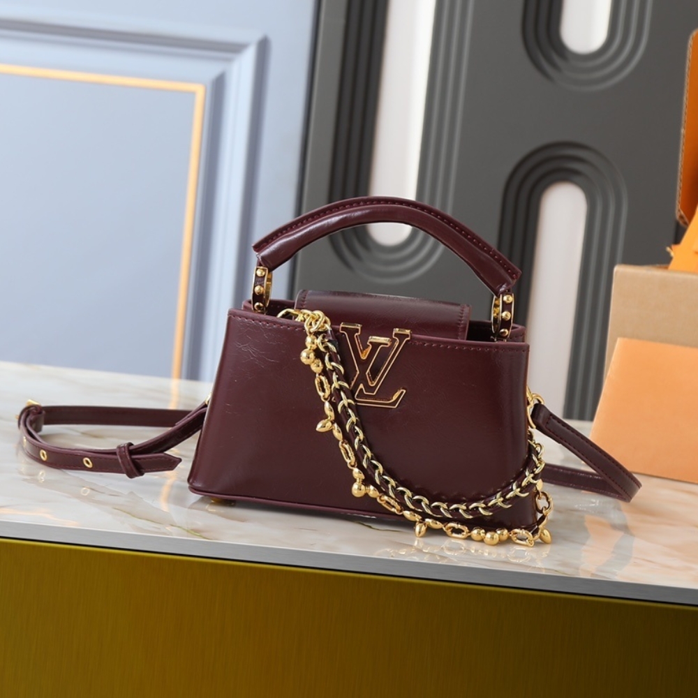 Louis Vuitton Capucines East West Mini Grenat Red 22Cm M25473