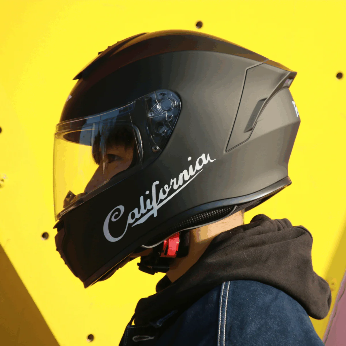 Freego Custom AeroFlow Full-Face Helmet �C DOT Certified