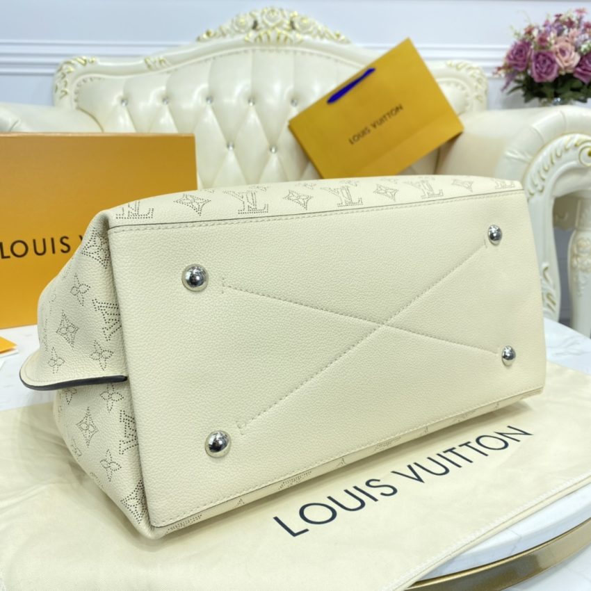 Replica Louis Vuitton Carmel White
