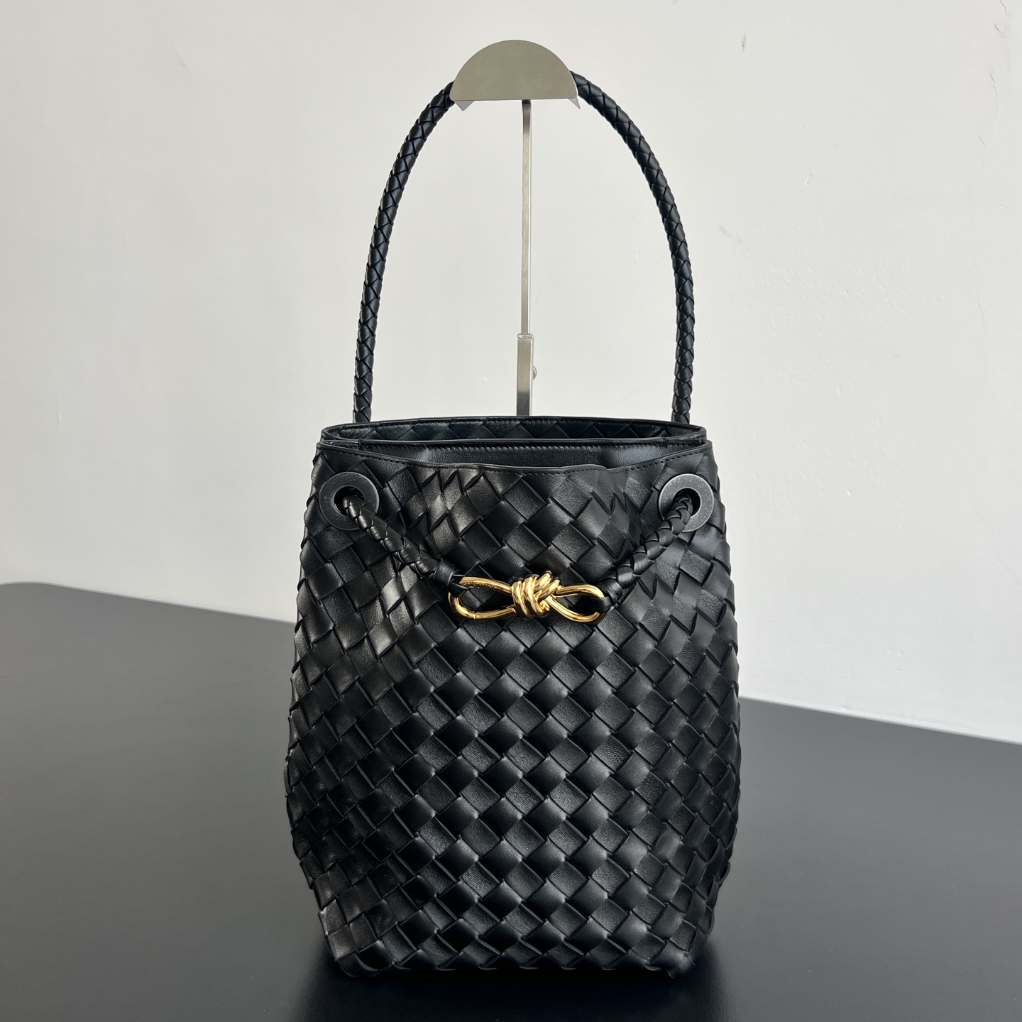 Bottega Veneta Andiamo Bucket Replica
