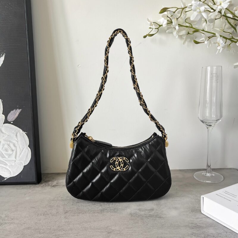 CHANEL 23k armpit bag small