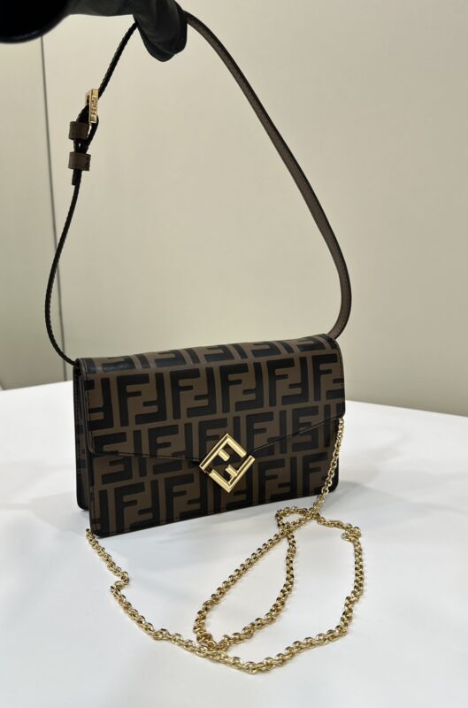 Replica Fendi Baguette Wallet On Chain