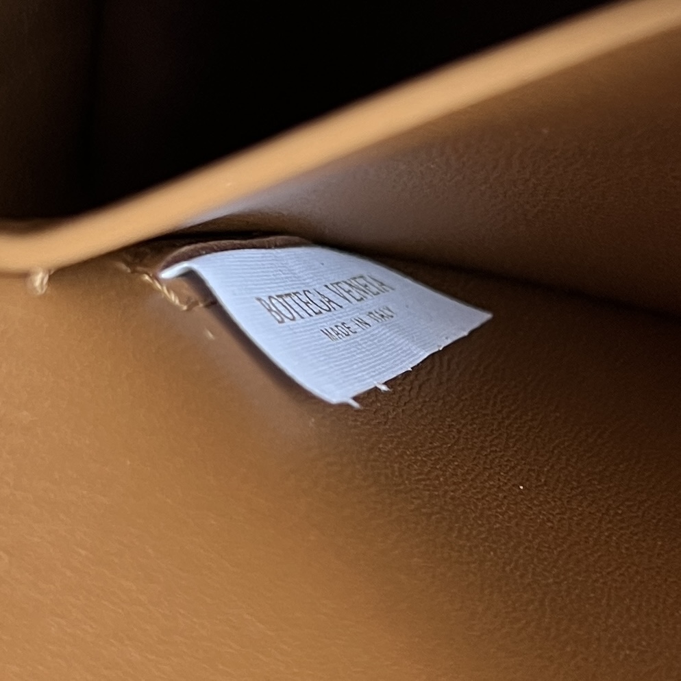 Replica Bottega Veneta Concert Pouch
