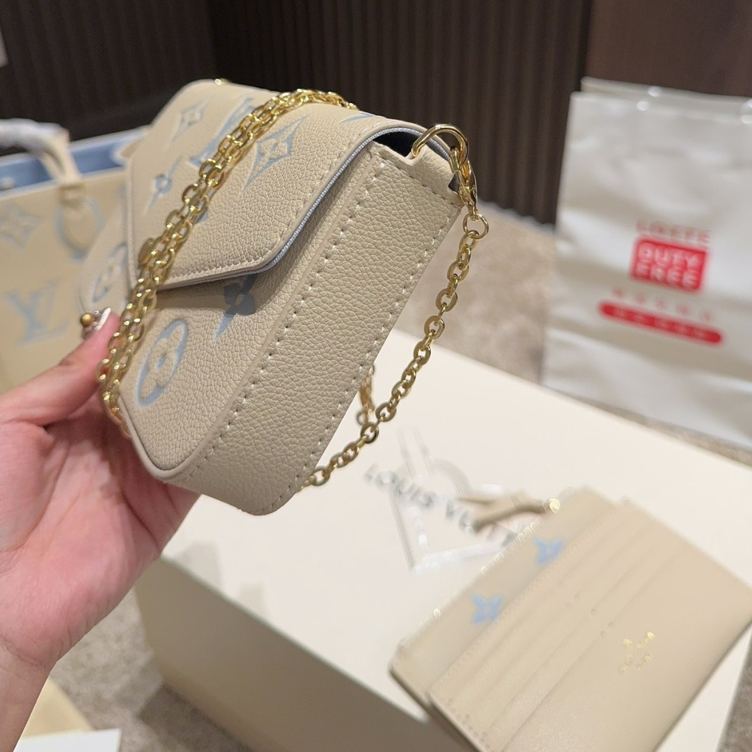 Louis Vuitton Félicie Pochette Bag Candy Blue 21Cm M83025