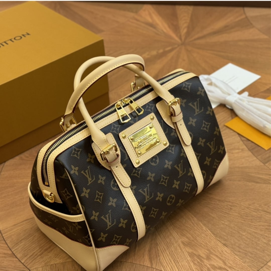 Louis Vuitton Berkeley Monogram Canvas Brown 32Cm M50208
