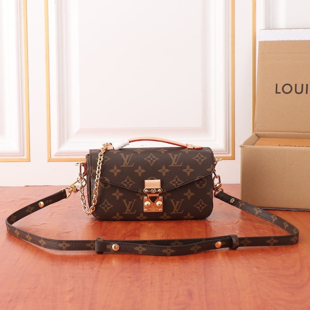 Louis Vuitton Pochette Métis East West Monogram Canvas Brown 21Cm M46279