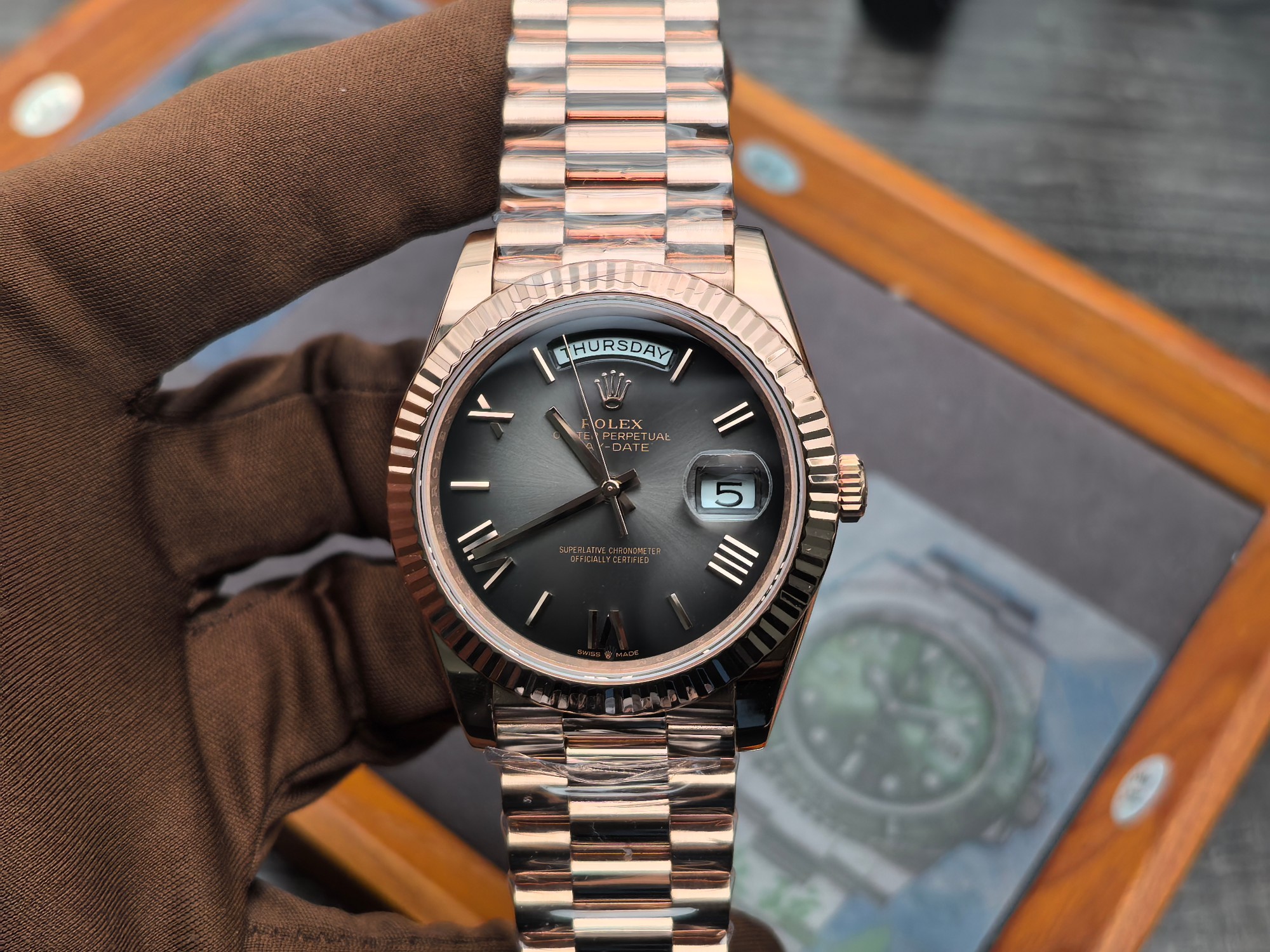 CC Rolex Day Date in 18 ct Everose Gold M228235 0055 40mm