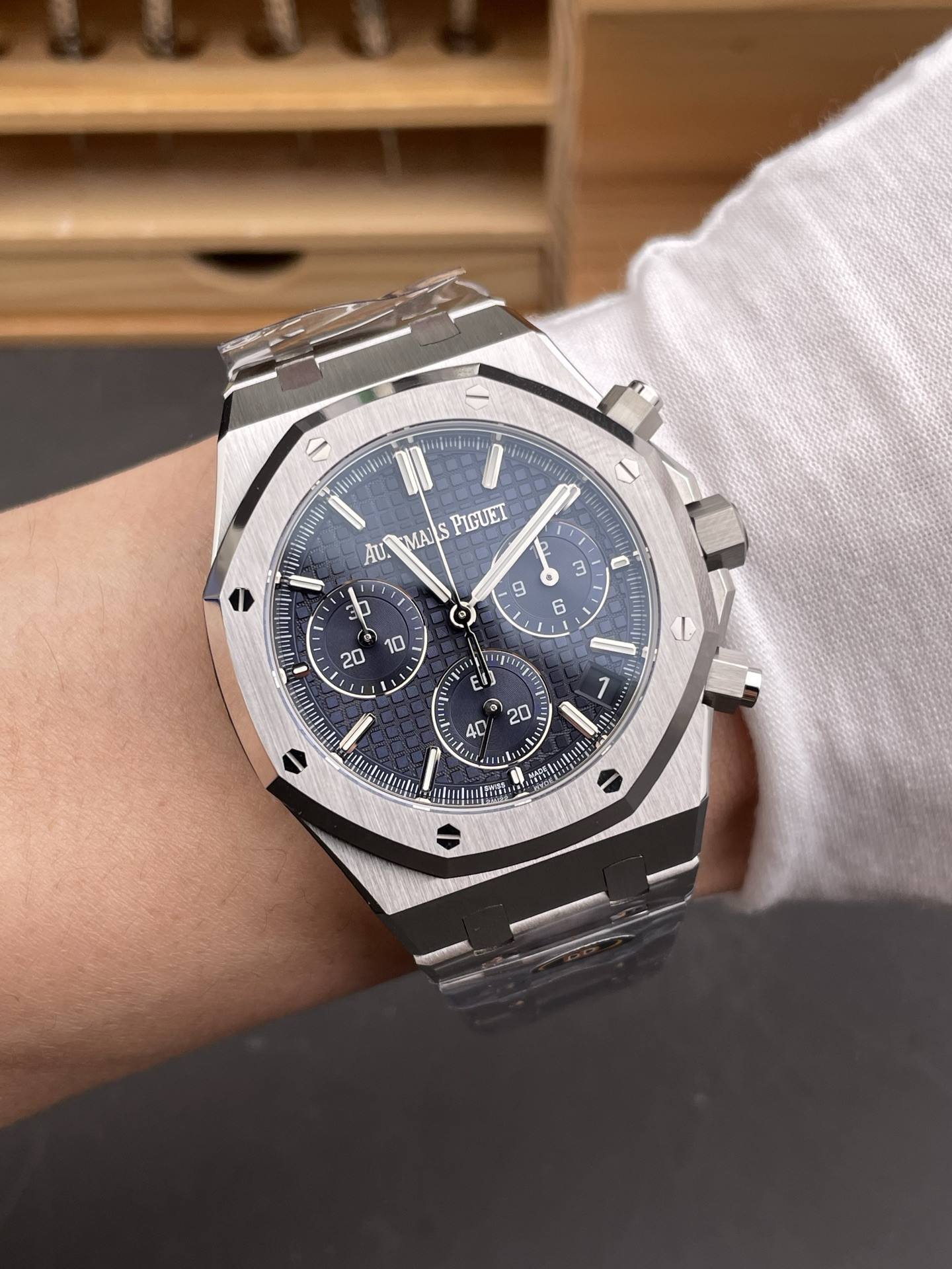Royal Oak 26240 Blue Dial
