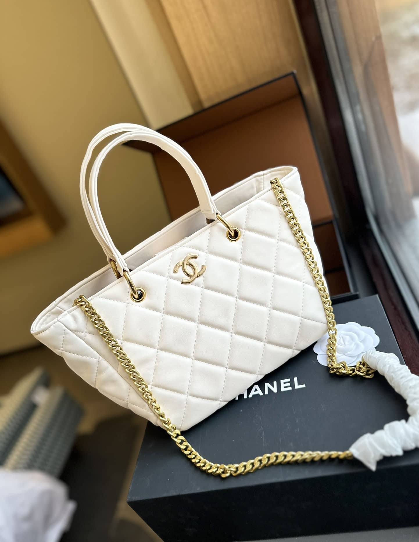 Chanel Small Shopping Bag White 25Cm As4188