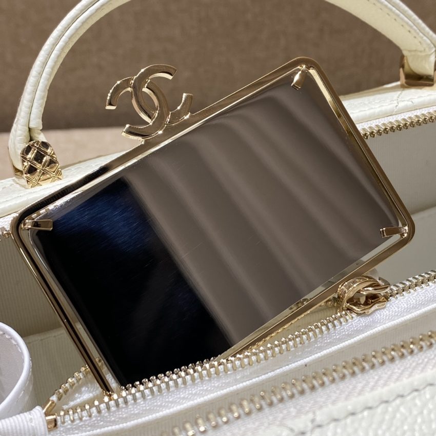 CHANEL 22 Camera Bag White