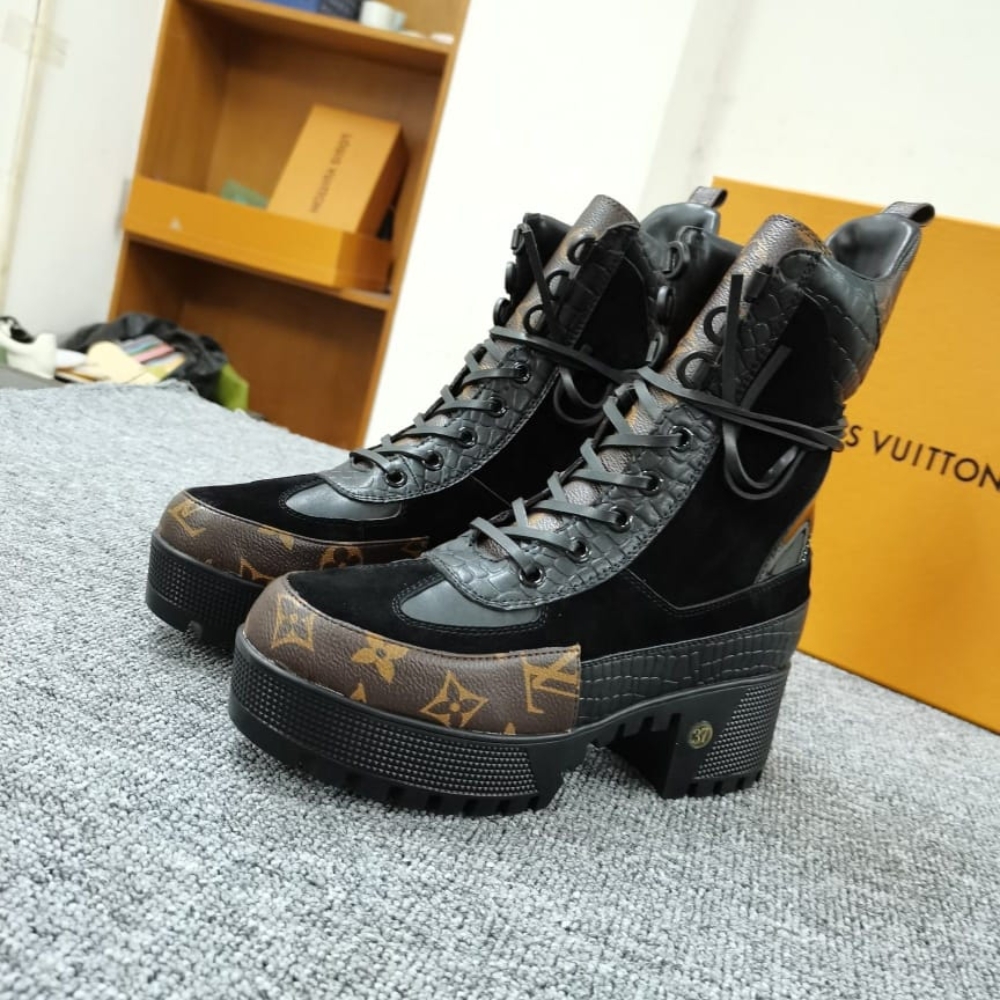 Louis Vuitton Laureate Boots Black