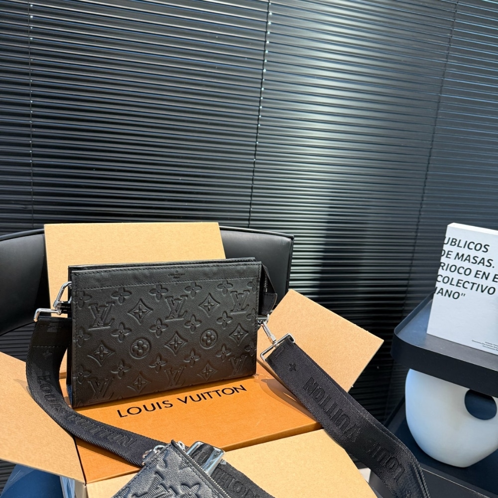 Louis Vuitton Gaston Wearable Wallet Monogram Shadow Black 22Cm M81115