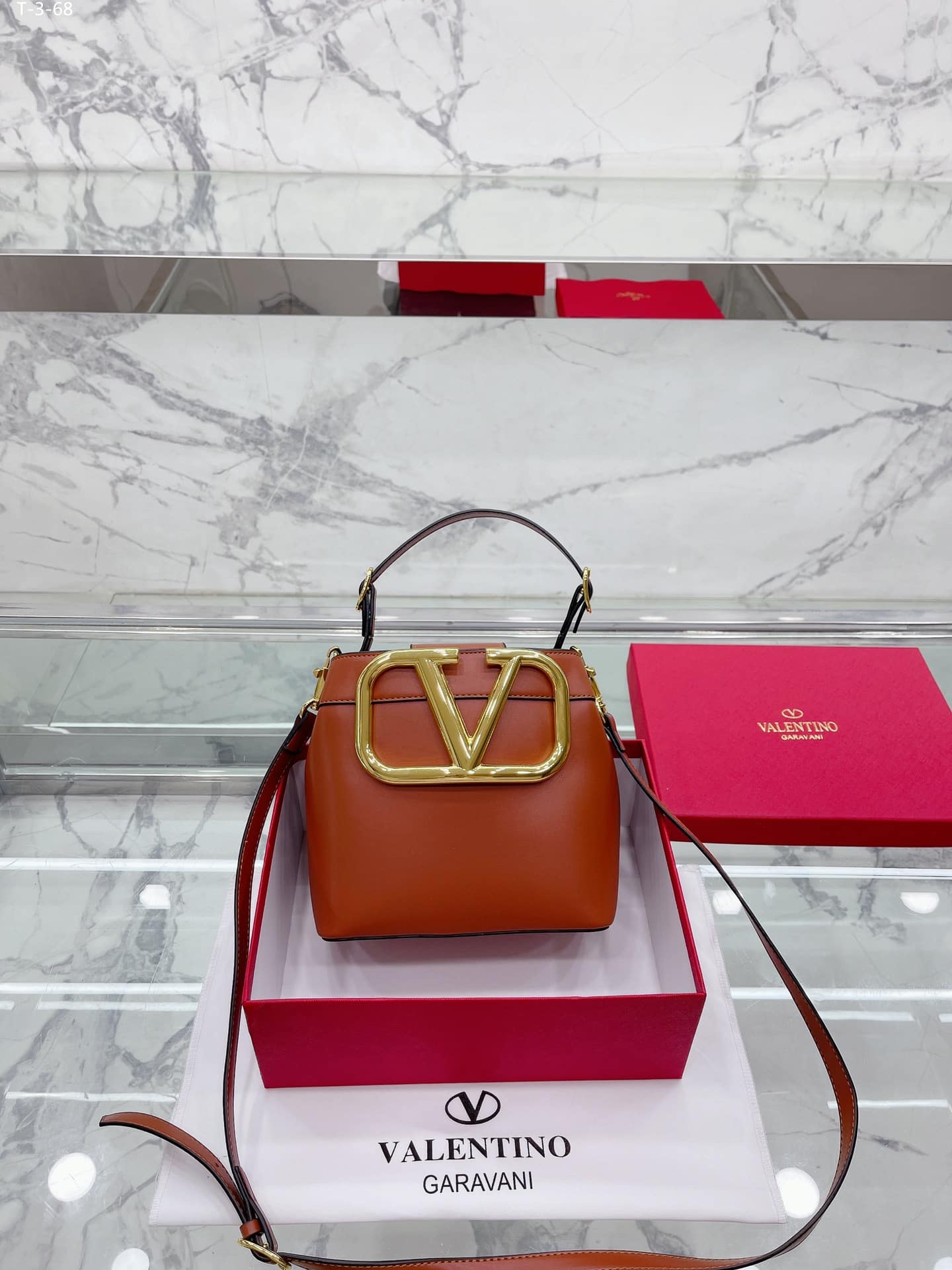 Valentino Garavani Supervee Leather Bucket Bag Brown 20Cm