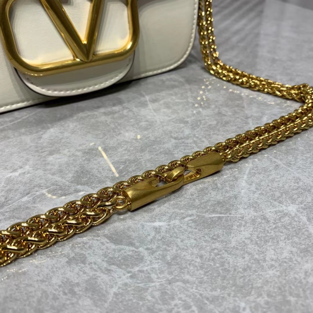 Valentino Locò Small Shoulder Bag In White 20cm 1W2B0K53ZXLI16