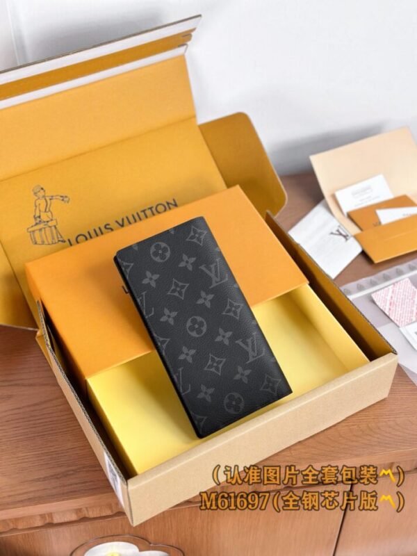 Louis Vuitton Brazza Wallet Black
