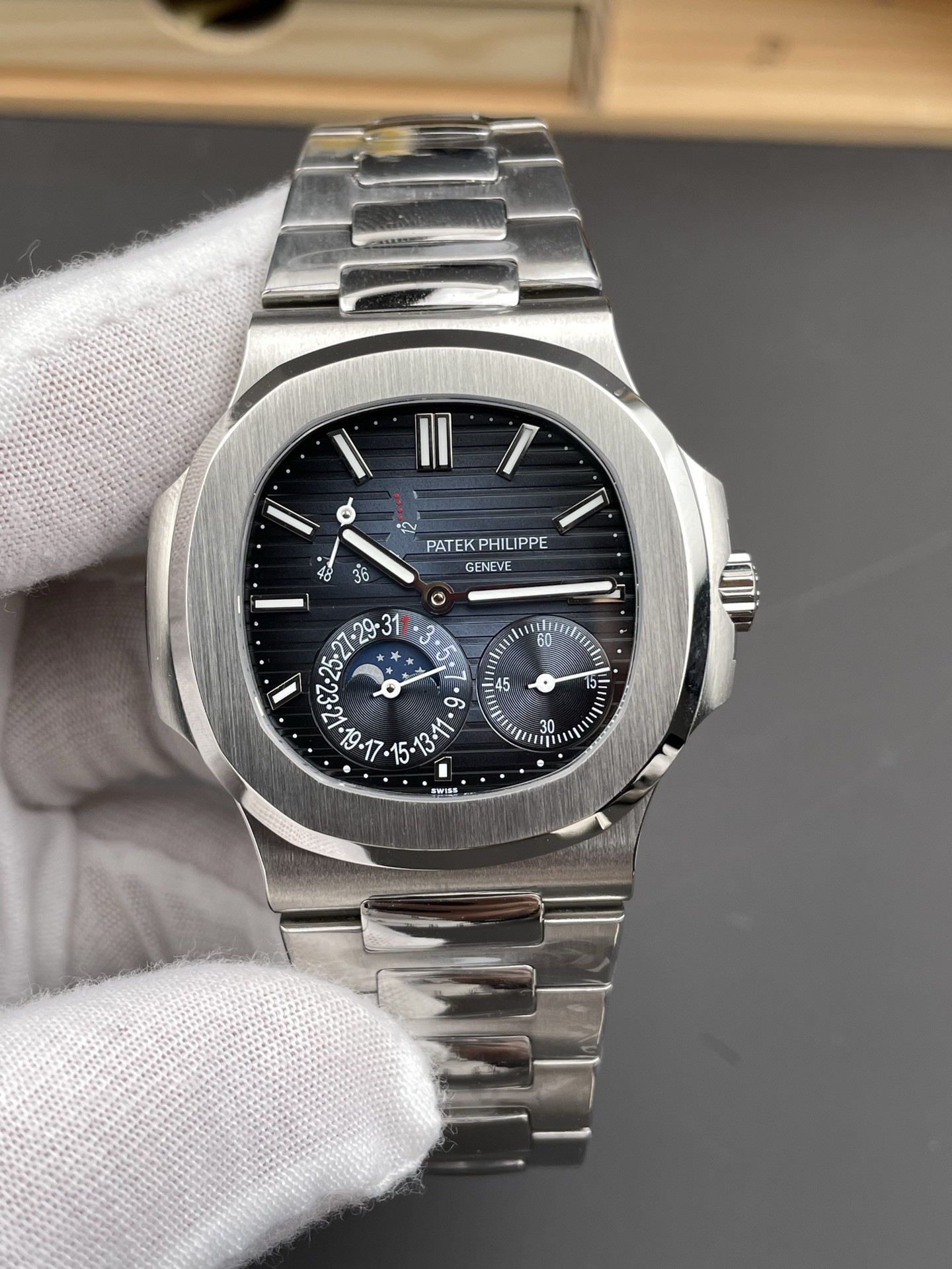 Nautilus 5712 Blue Dial
