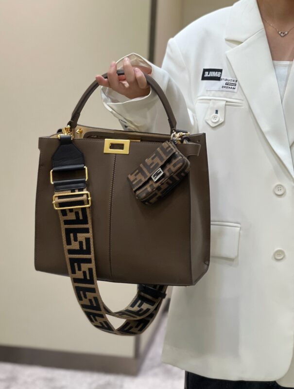 Replica Fendi Peekaboo X Lite Brown