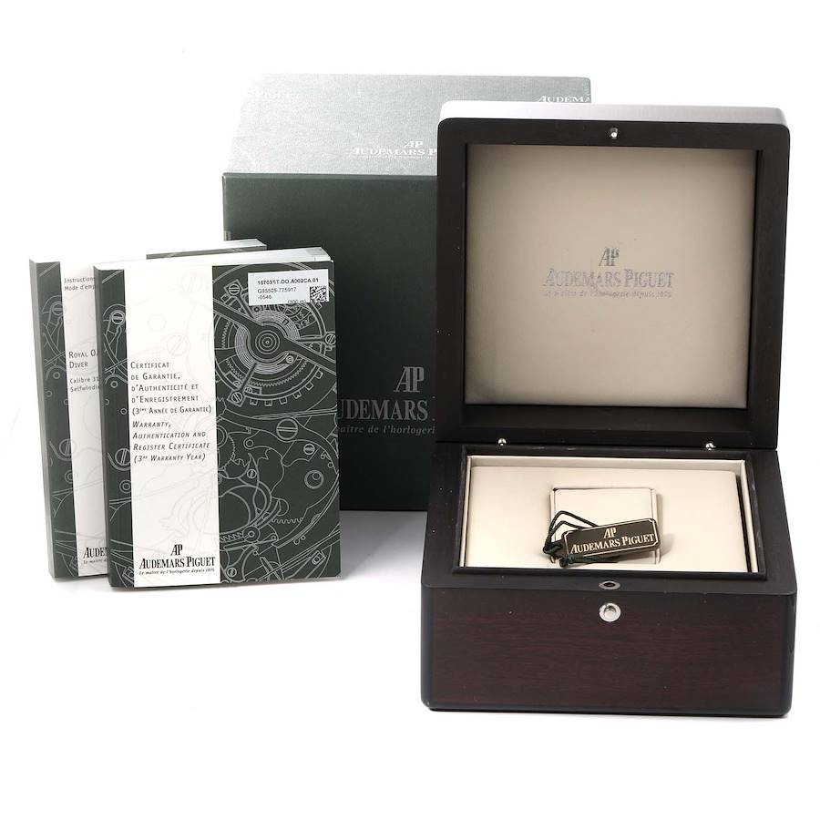 Audemars Piguet Royal Oak Offshore Diver Black Dial Mens Watch 15703