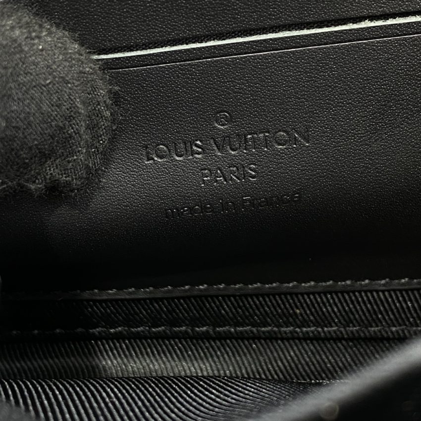 Replica Louis Vuitton Alpha Messenger Black