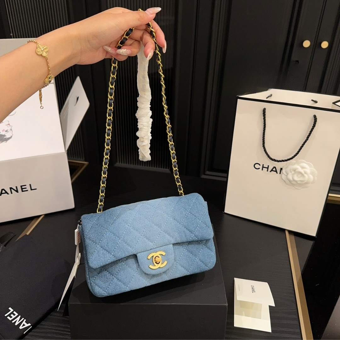Chanel Classic Handbag Washed Denim And Gold Tone Metal Blue 19Cm A01112 B16747 Nx158