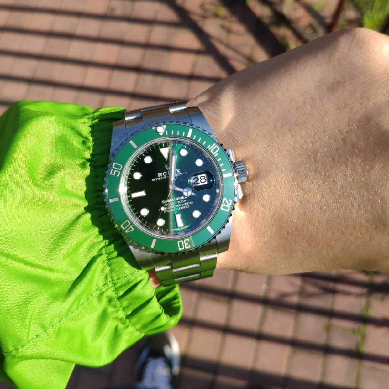 Rolex Submariner Hulk Bezel Steel Mens Watch 116610LV/116610LN