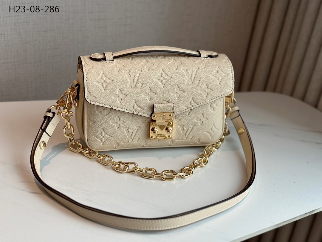Louis Vuitton Pochette Métis East West Bag Cream 21Cm M22942