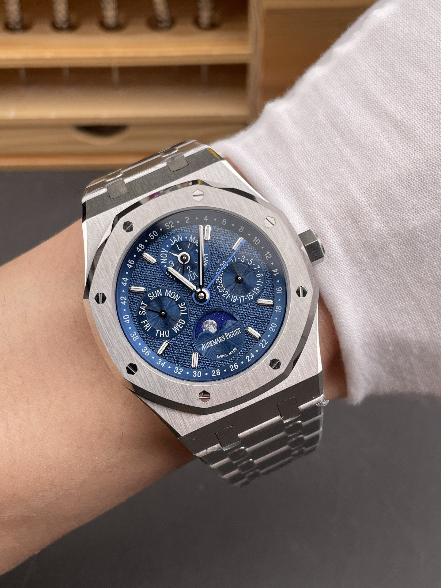Royal Oak 26574 Blue Dial
