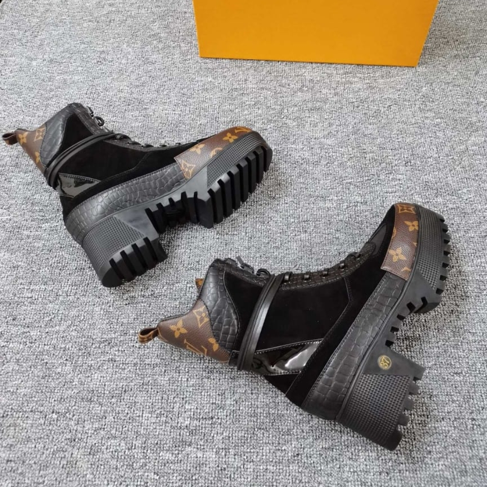 Louis Vuitton Laureate Boots Black