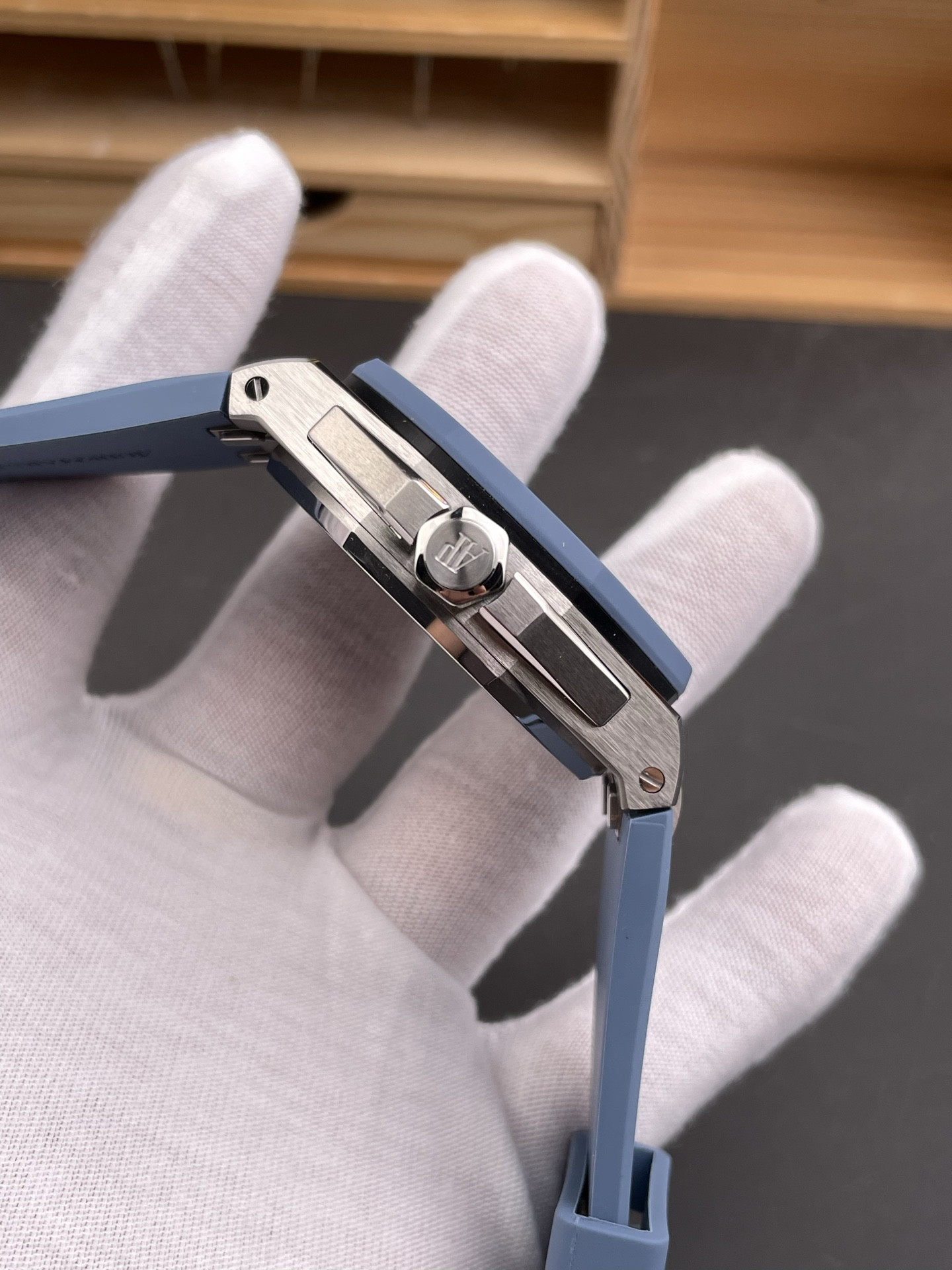 Royal Oak 15605 Smoked Blue Dial